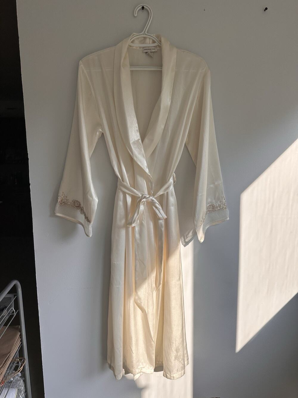 Vintage Jones New York Cream Color Satin Mid Length Robe Tie Front Embroidered